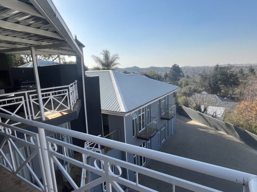 8 Bedroom Property for Sale in Waverley Free State